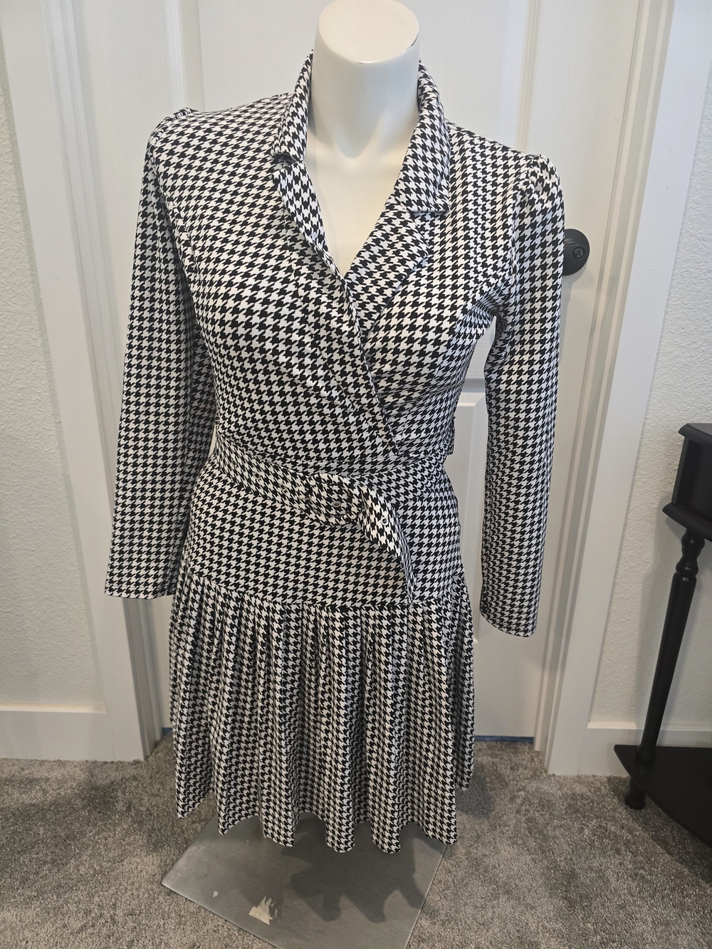 Black & White Houndstooth Long-Sleeve Wrap Dress